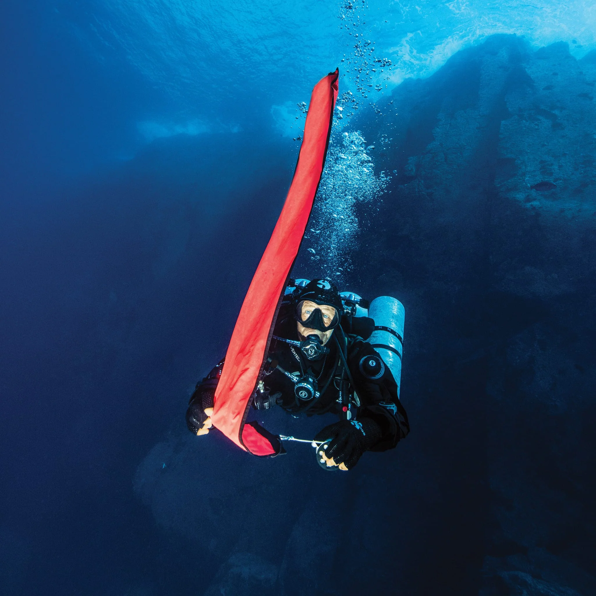 SCUBAPRO - 4.5FT Surface Marker Buoy